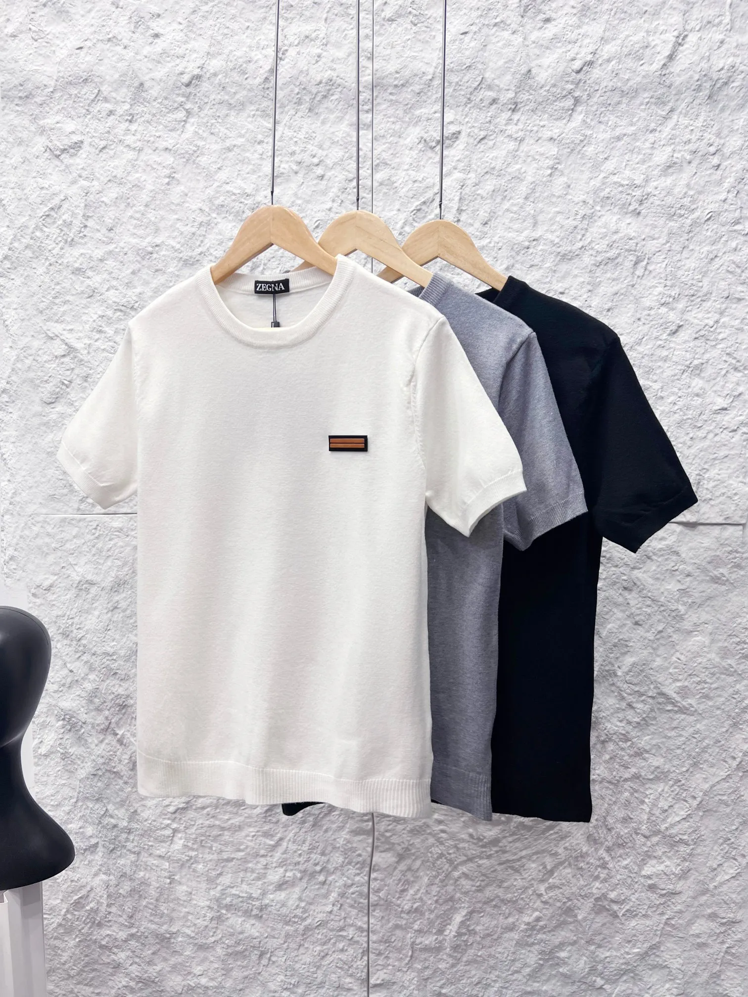 ZEGNA（ In Stock， ） 1 ： ， 12G ， ， 2 ： ， ， ， ， 3 ： （PU + ， ， ） 4 & ： ， ， ， ， ， Breathable T 。 ， ， 、 ， ； ， 。 ；Black White Gray Sizes： （ ）